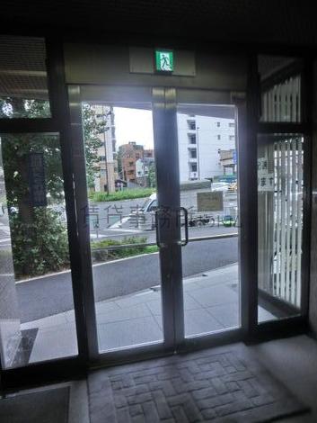 通り沿いから採光されます