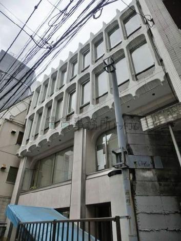 ビル裏手部分です