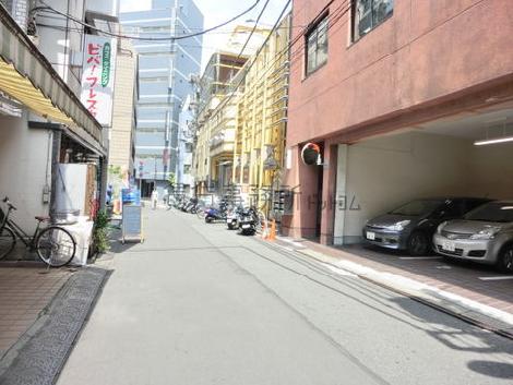 背面通り