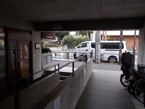 正面玄関