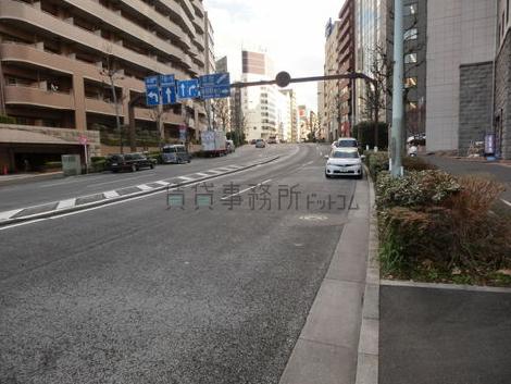 外苑西通りに面しています