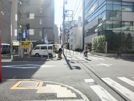 全面の交差点の様子