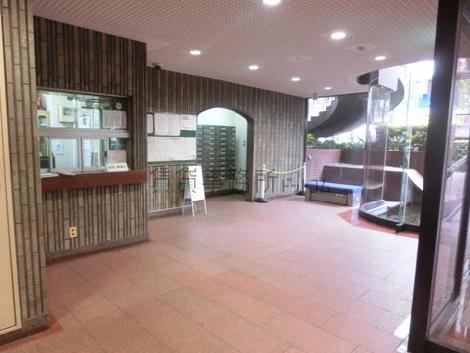 開放的なエントランス