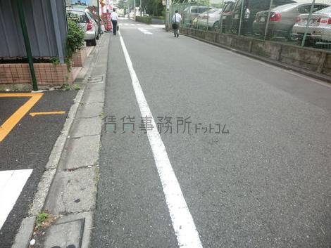 全面道路は１方通行です