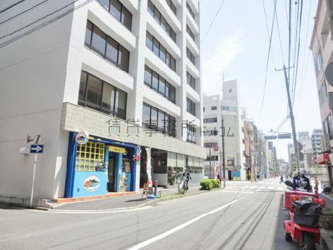 幅広い前面通り