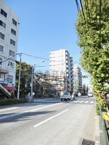幅広い道路