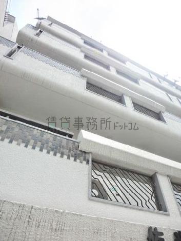 近くで見ると凝ったつくりです