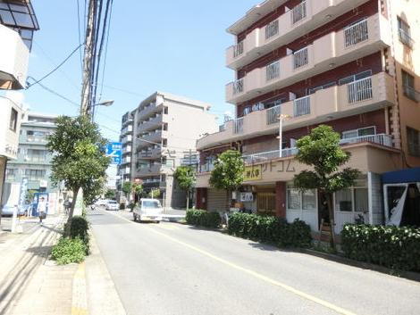 メイン通り対面側からのアングル