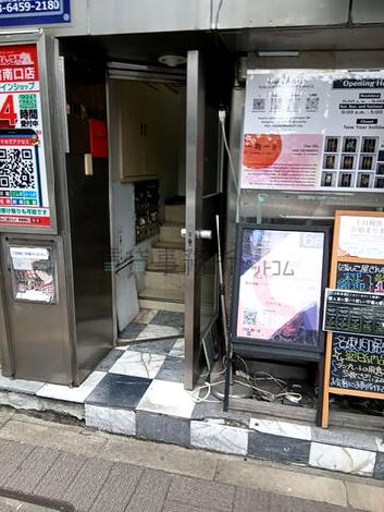 正面玄関