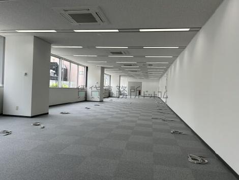八丁堀岡谷ビルの室内