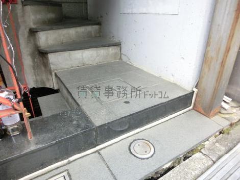 玄関に段差があります