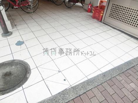 フラットな床面
