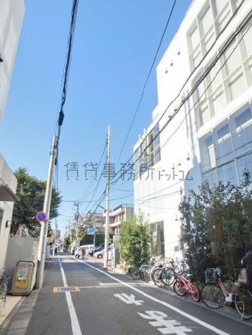 隣接する通り