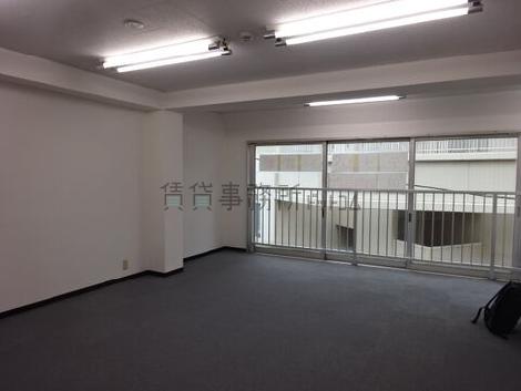 正興鶴瀬駅西口ビルの室内