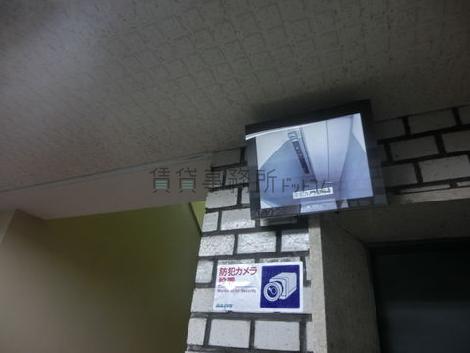 エレベーター内が映し出されます