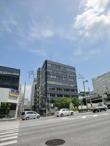 大通り面の物件です