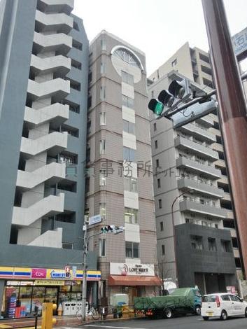 スリムなシルエットです