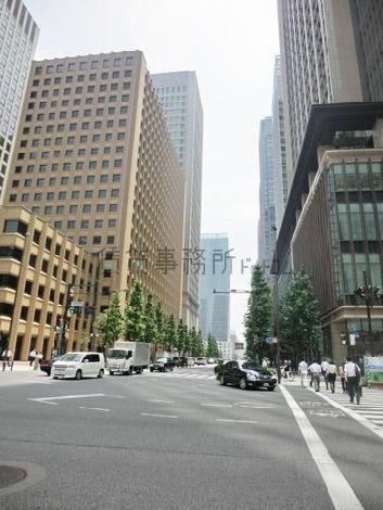 大きなビルが立ち並ぶエリア