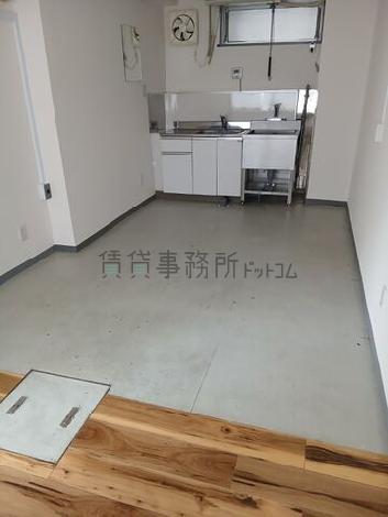 産友ビル麦田町の室内