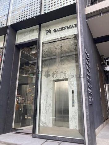 正面玄関