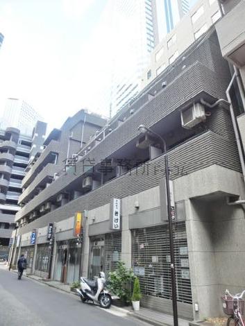 横幅の広いバルコニー