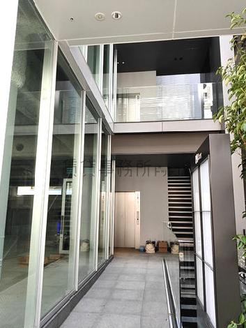 正面玄関