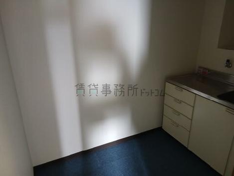 日の基ビルの給湯室