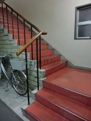 赤い階段です