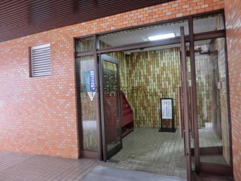 手動式のガラス扉