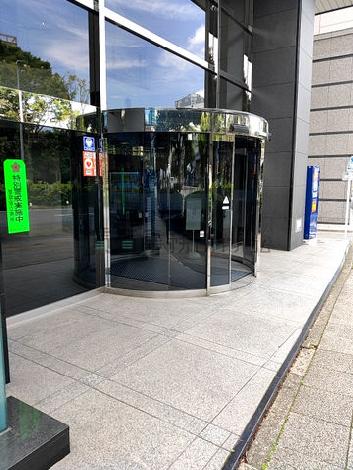 正面玄関
