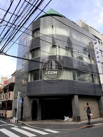 同源教育ビルの外観写真