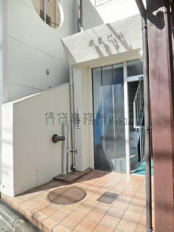 正面玄関