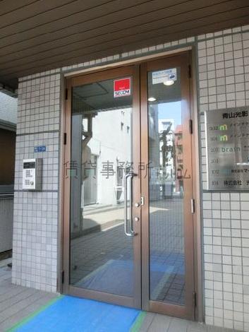 玄関前