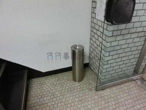 1Fエントランスには喫煙所があります