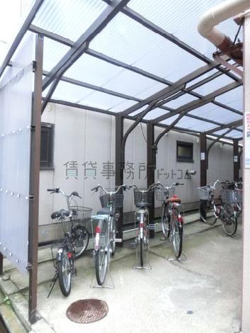 屋根付き駐輪場