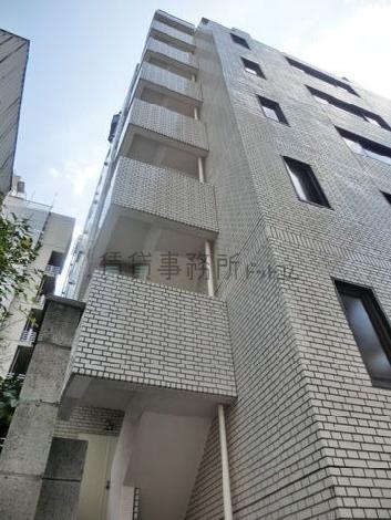 建物側面にあります