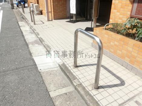 フラットな床面