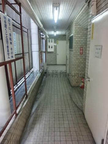 階段入口付近より撮影