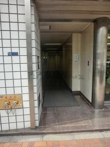 正面入口です