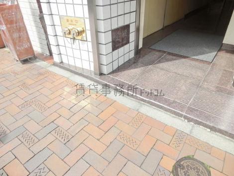 殆ど段差のない床面で連結
