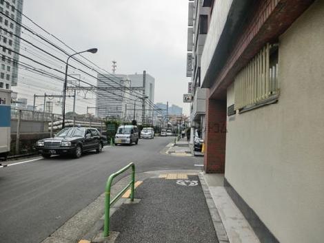 浜松町駅方面です
