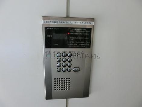 玄関前インターフォン
