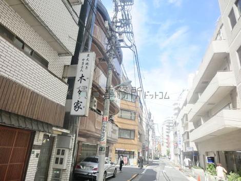隣地は低層建物となります
