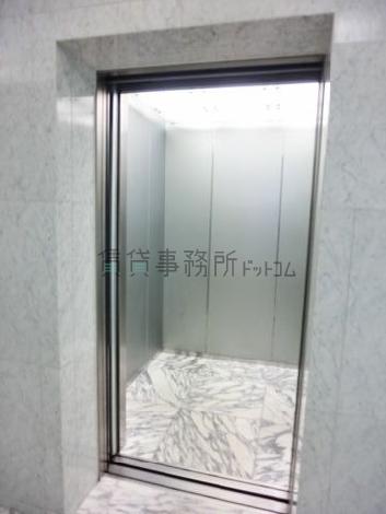 綺麗なデザインの内装