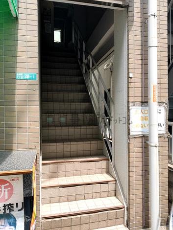 正面玄関
