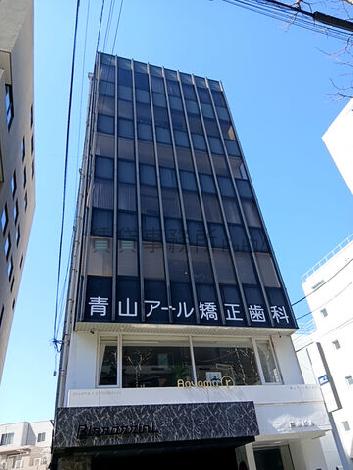 越山ビルの外観写真