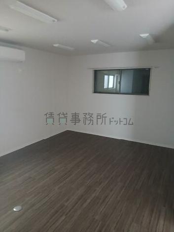 春江町貸事務所の室内
