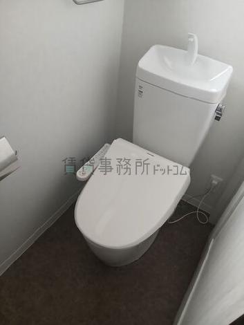 春江町貸事務所のトイレ