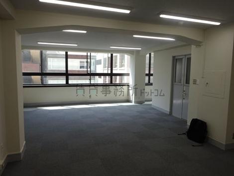 亀田ビルの室内