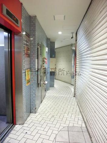 奥行きのある共有エリア